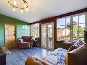 Garden/Sun room- click for photo gallery